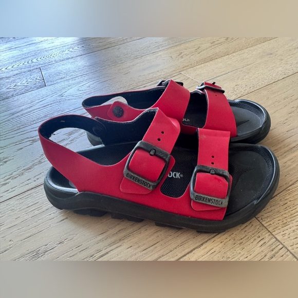 Birkenstock Other - Birkenstock Kids Mogami model in red Size 33 US Size 2-2.5